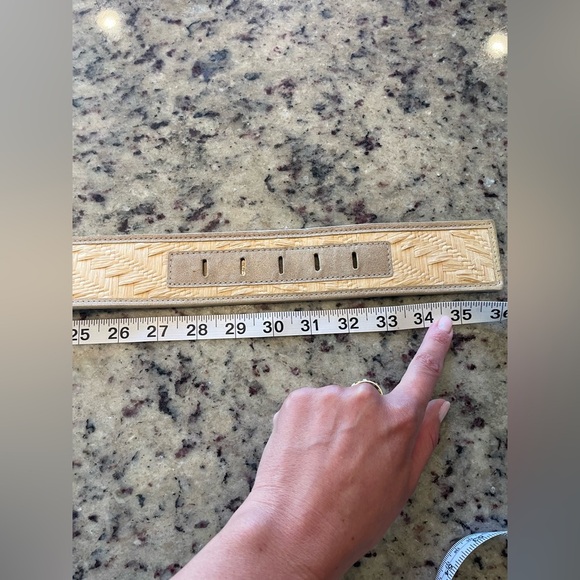 Women’s BCBG Max Azria straw in Italian leather belt size small - Picture 5 of 6